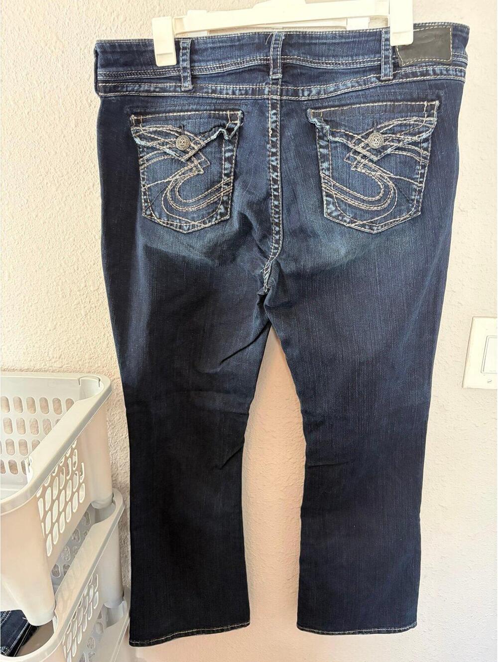 Silver Suki Surplus Jeans Dark Wash size 22 L32 - Picture 3 of 4